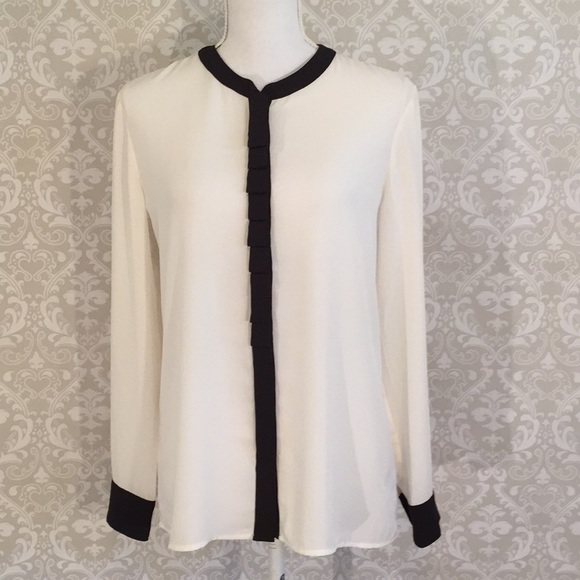 Banana Republic Tops - Banana Republic Cream Blouse w/blk Trim